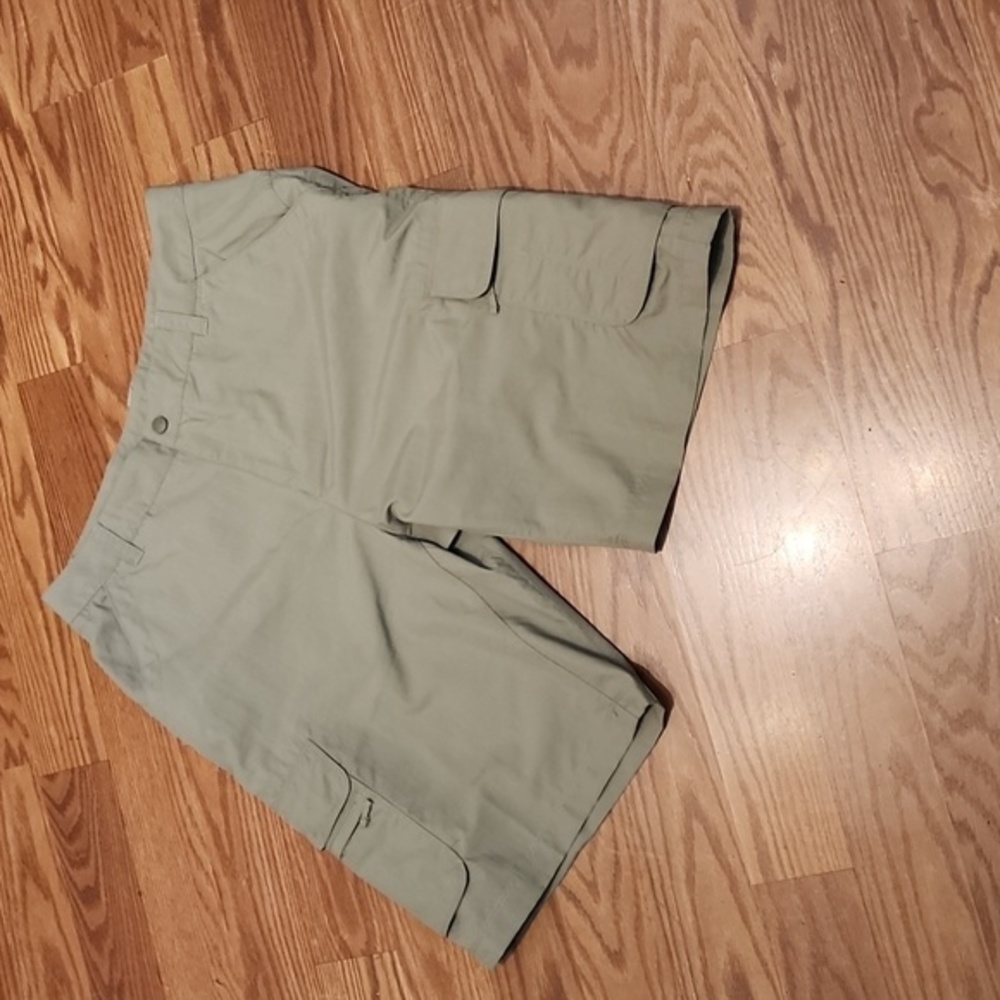 Rei cargo shorts size 10